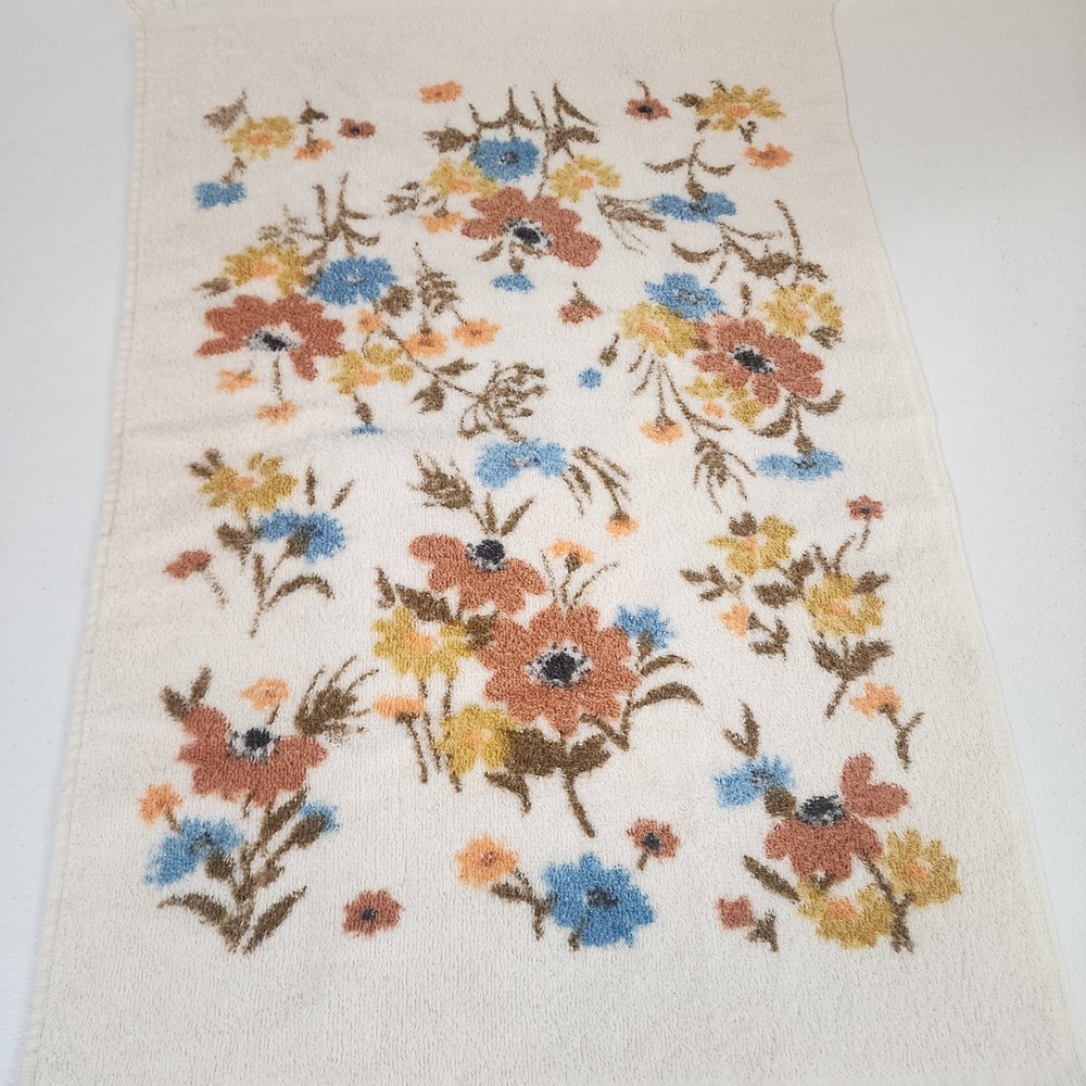 Dundee Bath Hand Towel  Yellow Orange Floral Design, 70s Vintage